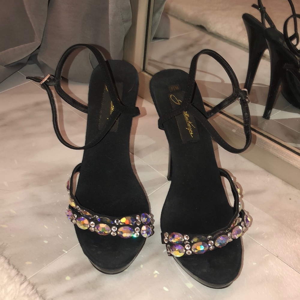 Heels - Picture 3 of 4